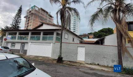 Casa com 4 dormitórios, 280 m² - venda por R$ 1.800.000,00 ou aluguel por R$ 5.000,00/mês - Santa Doroteia - Pouso Alegre/MG