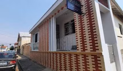 Oportunidade imperdível para aquisição de casa no centro de Pouso Alegre -MG, com 3 dormitórios, de 300 m² por apenas R$ 600.000