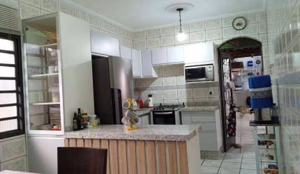Casa com 4 dormitórios, 165 m² - venda por R$ 780.000,00 ou aluguel por R$ 5.085,00/mês - Primavera - Pouso Alegre/MG