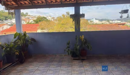 Casa com 3 dormitórios à venda, 240 m² por R$ 580.000,00 - Santa Clara - Pouso Alegre/MG