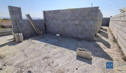 Casa com 3 dormitórios à venda por R$ 450.000,00 - Santo Expedito - Pouso Alegre/MG