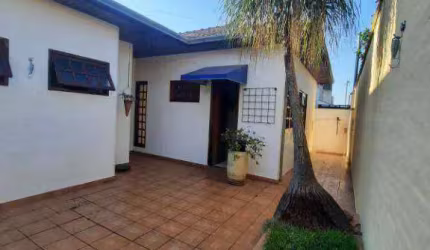 Casa com 4 dormitórios à venda, 220 m² por R$ 840.000,00 - Cruzeiro - Pouso Alegre/MG