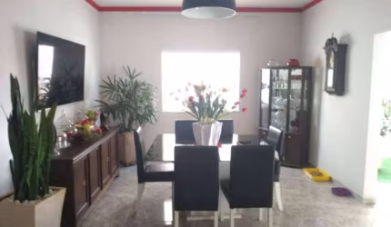 Casa com 3 dormitórios à venda, 190 m² por R$ 650.000,00 - Santa Edwiges - Pouso Alegre/MG