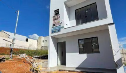 Casa com 3 dormitórios à venda, 130 m² por R$ 740.000 - Parque Real - Pouso Alegre/MG