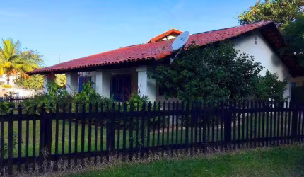 Casa para Venda em Bombinhas, Bombas, 3 dormitórios, 1 suíte, 2 banheiros, 4 vagas