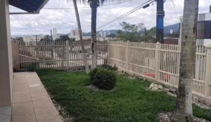 Casa para Venda em Joinville, Iririú, 5 dormitórios, 4 banheiros, 5 vagas