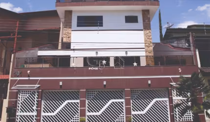 Casa de alto padrão em condomínio à venda em Caieiras-SP, 3 quartos, suíte, 2 salas, 4 banheiros, 3 vagas de garagem.