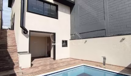 Imperdível oportunidade: Casa à venda em Cajamar-SP, bairro Portais (Polvilho) com 3 quartos, 1 suíte, 2 salas, 3 banheiros, 2 vagas e 132,92 m².