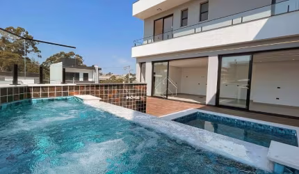 Casa em Condomínio de Luxo em Nova Caieiras-SP: 3 Quartos, 3 Suítes, 2 Salas, 6 Banheiros, 4 Vagas, 380m². Imperdível!