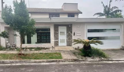 Venda de Casa em Condomínio de Alto Padrão em Nova Caieiras, Caieiras-SP: 3 Quartos, 1 Suíte, 2 Salas, 3 Banheiros, 4 Vagas, 188,70m²