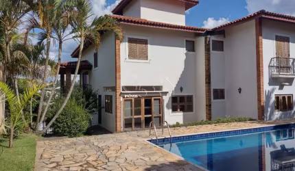 CASA Á VENDA NO CONDOMÍNIO MARAMBAIA COM PISCINA