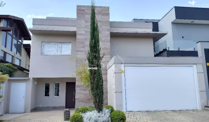 Casa com 4 Dormitórios em Condomínio fechado em Caieiras. Condomínio Nova Caieiras