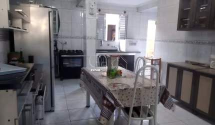 Casa a venda- Bairro Eloy Chaves- Jundiaí- SP- 3 quartos , sendo 1 suíte, quintal, 2 vagas cobertas