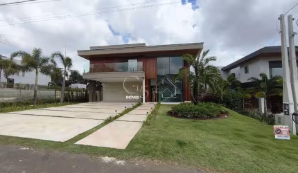 Imponente residência à venda em condomínio exclusivo Portal Japy Golf Club: 5 quartos, 5 suítes, 3 salas, 7 banheiros, 4 vagas e 535m².