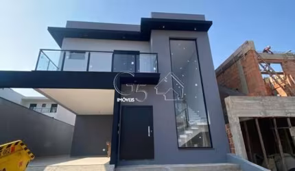 Casa de luxo em condomínio à venda em Jundiaí com 3 quartos e 4 vagas de garagem. Venha conhecer!