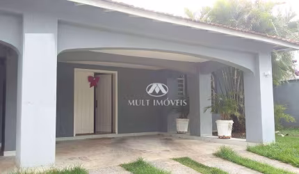 Linda Casa Térrea em ótima localização na Zona Sul , 318m² de área útil, lazer com piscina.