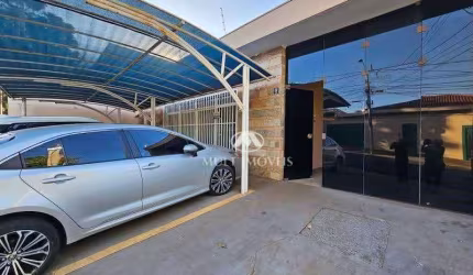 Casa Comercial em excelente localização no Bairro Jd. América, 2 quadras da Av. Presidente Vargas com 227m² de área útil,
