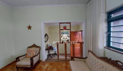 Casa térrea em excelente localização no Bairro Campos Elísios.