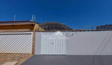 Casa térrea a em ótima localização no Bairro Manoel Penna com terreno de 205m² e 131,60m² de área privativa.