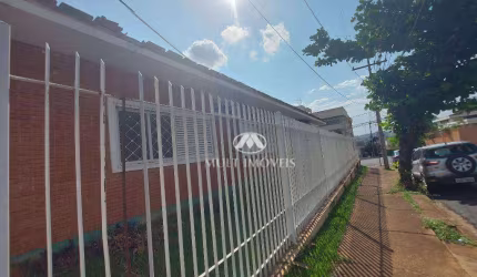 Casa Comercial em excelente localização na Av. Santa Luzia  ao lado do Hospital São Paulo e grandes clinicas,  terreno de 381,35m² e 266,57  útil.