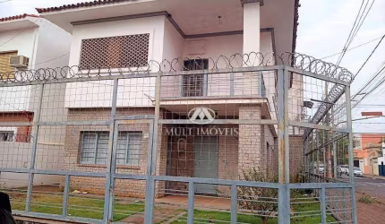 Sobrado localizado no Bairro Campos Elísios com 275m² de área construída .