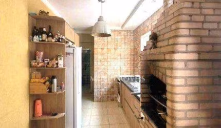 Sobrado localizado no Bairro Vila Guiomar com 248m².