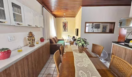 Casa Térrea localizada no Bairro Alexandre Balbo com 200m² de terreno e 110m² de área útil.