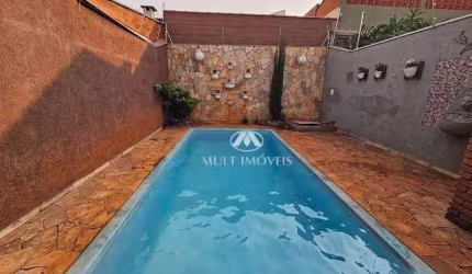 Casa Térrea em excelente localização no Bairro Monte Alegre próximo a USP  e fácil acesso ao Centro da Cidade, com terreno de 264m² e 154,66 de útil.