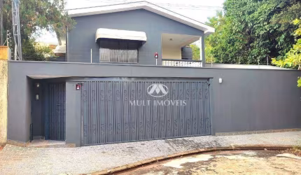 Sobrado em excelente localização no Bairro Ribeirânia, próximo UNAERP com terreno de 437,50m² e  287 m² de construção.