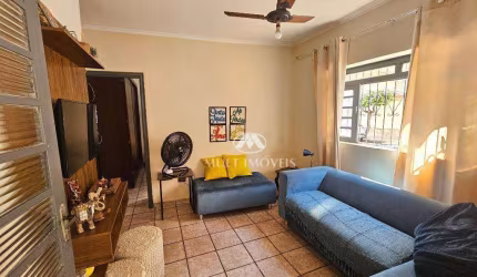 Casa térrea em excelente localização no Bairro Jd. Paulista ao lado do estádio do Comercial com 121m² de terreno e 103m² de área construída.