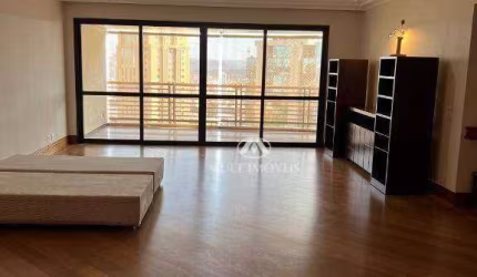 Apartamento em excelente localização com 240m² no Bairro Jd. Irajá com elevador privativo.