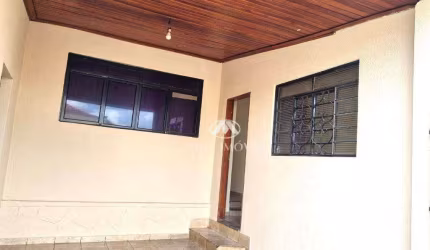 Casa Térrea localizada no Bairro Campos Elísios, com  178m² de área útil construída.