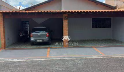 Casa para venda em condomínio fechado, no Jardim Florestan Fernandes com 200 m² de terreno e 90 m² de área construída.