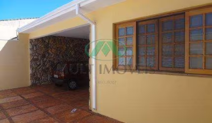 Casa térrea em excelente localização no Bairro Nova Ribeirânia com  terreno de 250m² e 171m² de construção.
