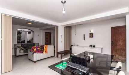 Sobrado Residencial e Comercial com 150 metros 4 quartos 01 suíte 3 vagas