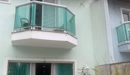 Sobrado Residencial Saúde com 170 metros 3 suítes 03 vagas Reformada