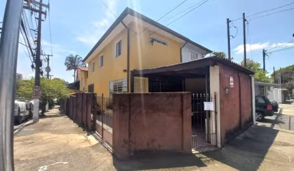 Sobrado Esquina Comercial e Residencial 138 metros 03 quartos 02 vgs Único