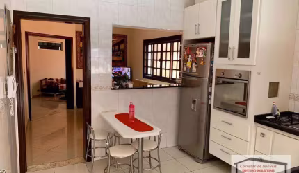 Sobrado com 3 dormitórios à venda, 281 m² por R$ 850.000,00 - Bosque dos Eucaliptos - São José dos Campos/SP
