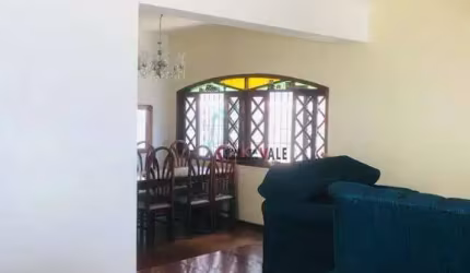 Casa com 3 dormitórios à venda, 274 m² por R$ 800.000,00 - Bosque dos Eucaliptos - São José dos Campos/SP