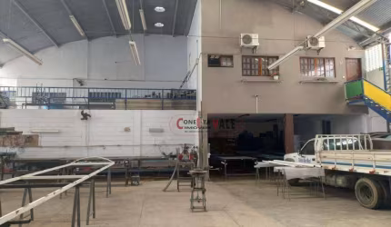 Ótimo galpão com 689m² a 5 minutos da Dutra