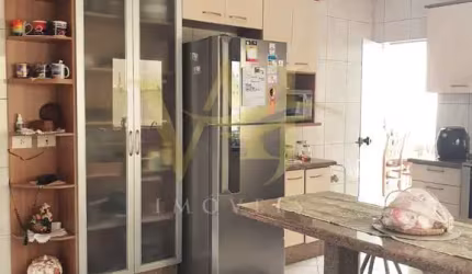 Casa com 3 quartos à venda na Rua do Café, Centro, Taubaté, 273 m2 por R$ 890.000