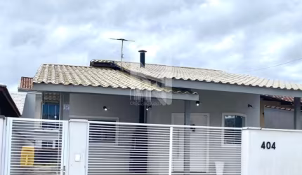 Casa a 350 metros do mar em Balneário Barra do Sul