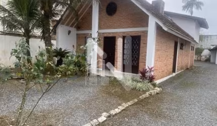 Casa no Atiradores- Joinville/SC