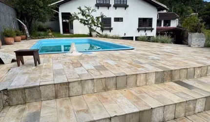 Casa de Alto Padrão no Saguaçu