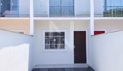 Geminado com Deck no Iririú | Joinville/SC