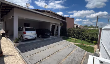 Casa Exuberante com Piscina no Vila Nova