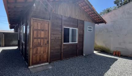 Casa Rústica e Aconchegante na Praia do Ervino
