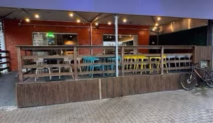 Casa junto com Sala Comercial no Costa e Silva