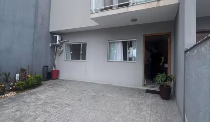 Espaçoso Geminado Pronto para Morar no Guanabara