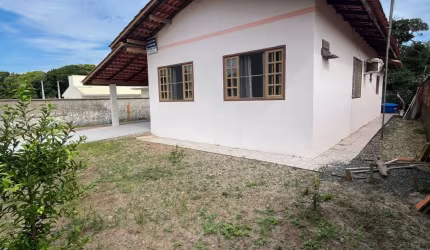 Casa na Beira da Praia do Ervino